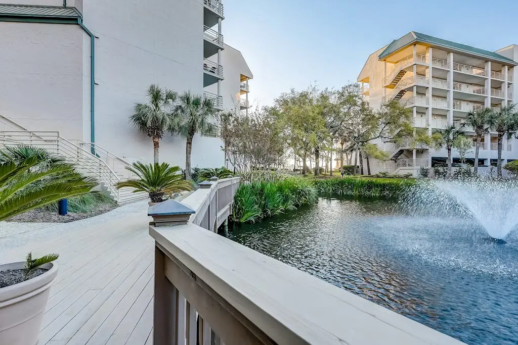 Ocean view condo with 2 balconies, new pool complex, hot tub & sauna
