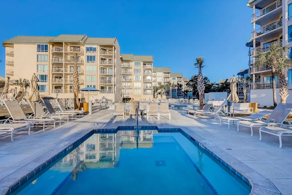 Ocean view condo with 2 balconies, new pool complex, hot tub & sauna