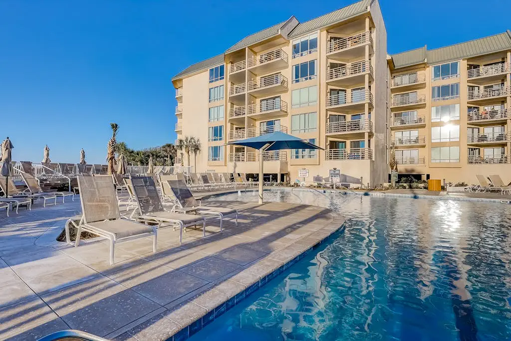 Ocean view condo with 2 balconies, new pool complex, hot tub & sauna