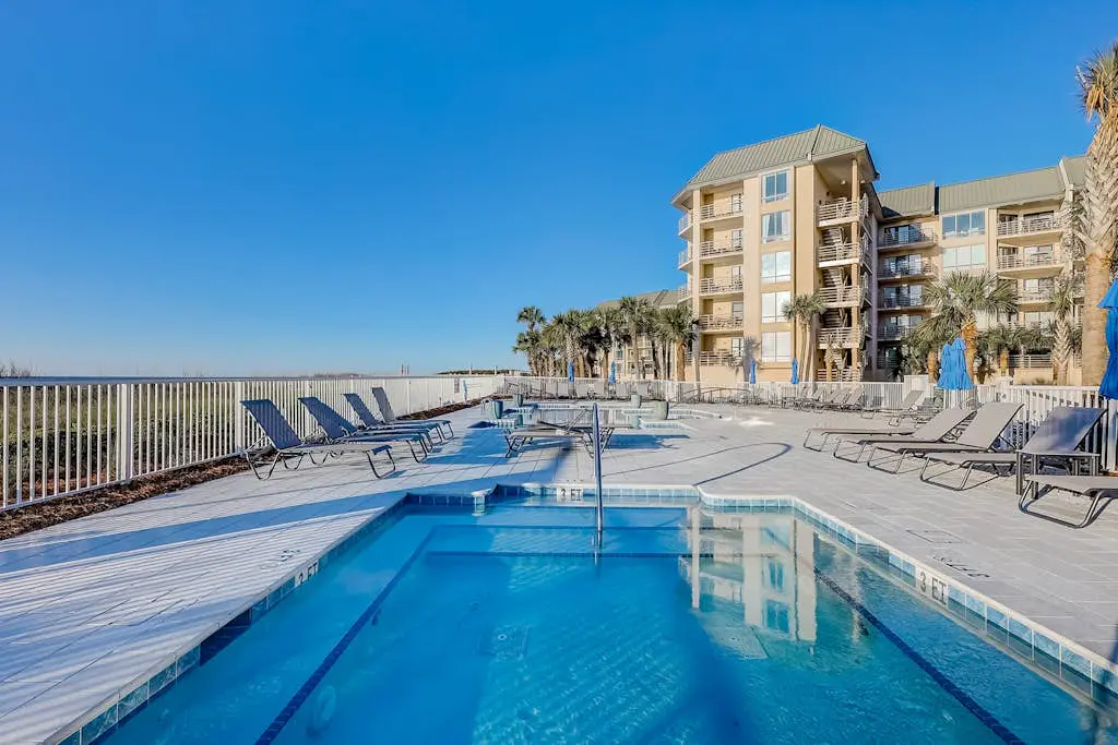 Ocean view condo with 2 balconies, new pool complex, hot tub & sauna