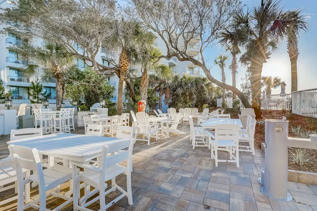 Ocean view condo with 2 balconies, new pool complex, hot tub & sauna