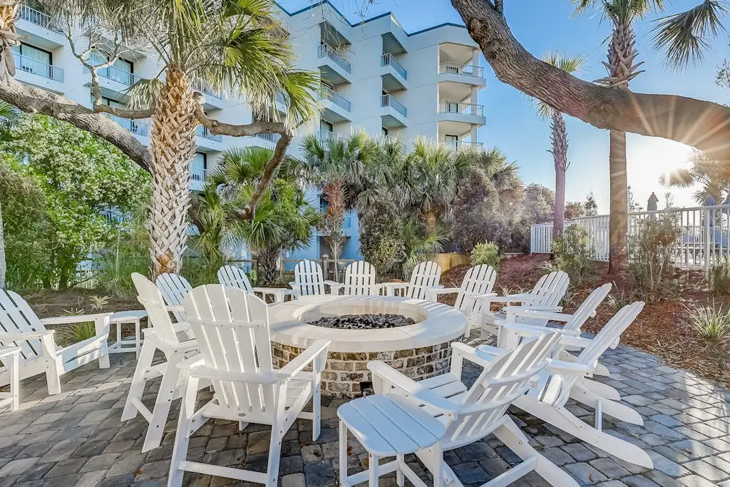 Ocean view condo with 2 balconies, new pool complex, hot tub & sauna