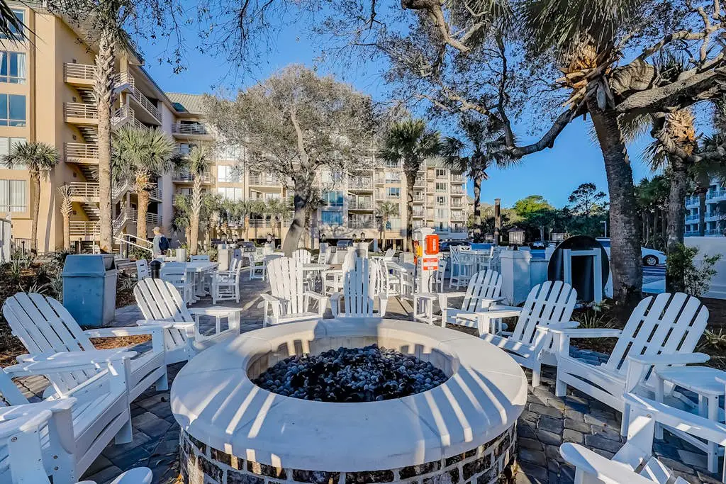 Ocean view condo with 2 balconies, new pool complex, hot tub & sauna