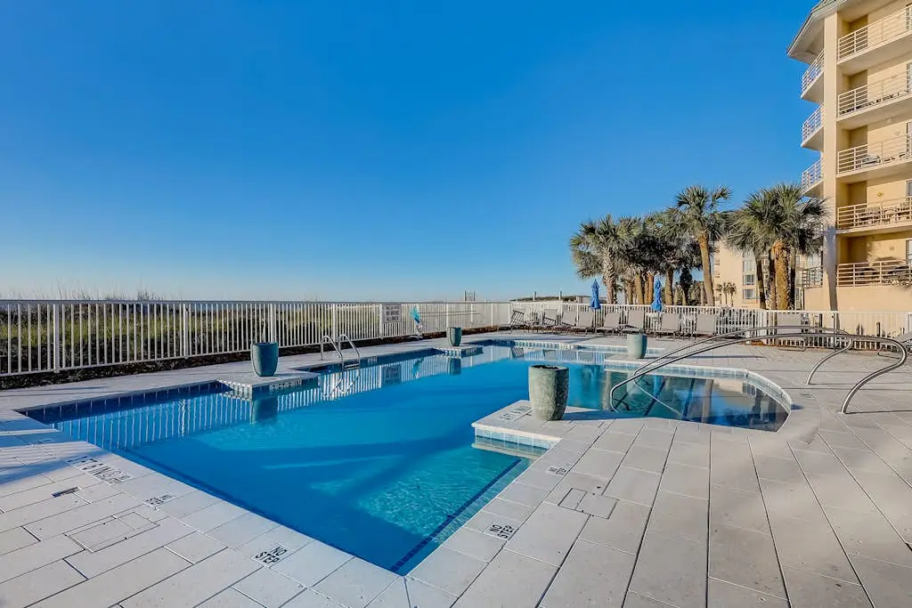 Ocean view condo with 2 balconies, new pool complex, hot tub & sauna