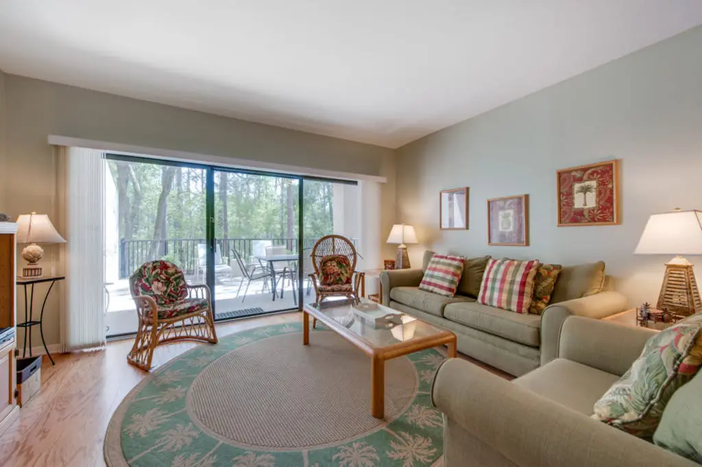Family-friendly condo with washer/dryer, central AC, & outdoor pool