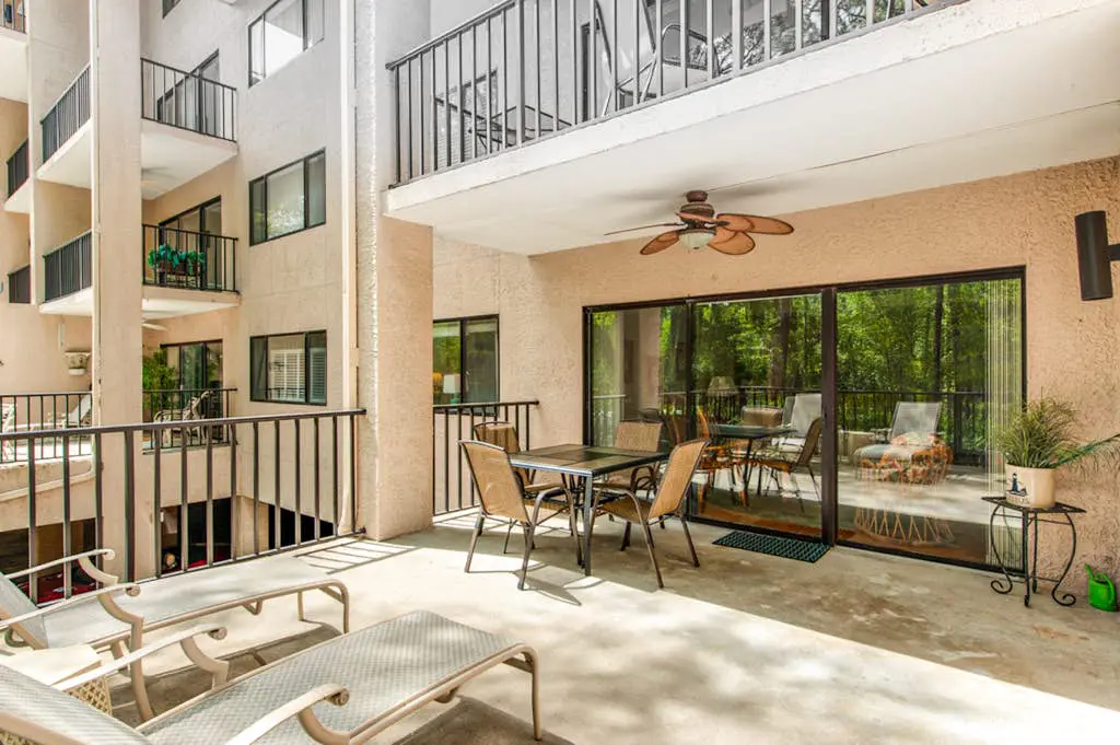 Family-friendly condo with washer/dryer, central AC, & outdoor pool