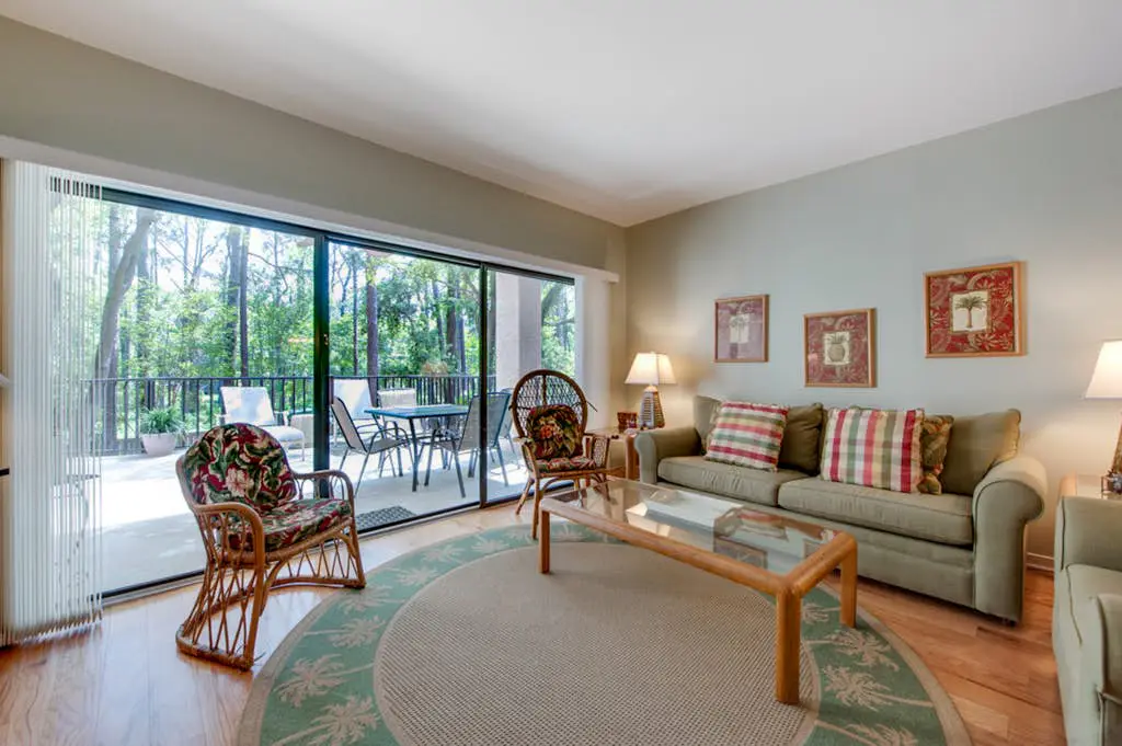 Family-friendly condo with washer/dryer, central AC, & outdoor pool