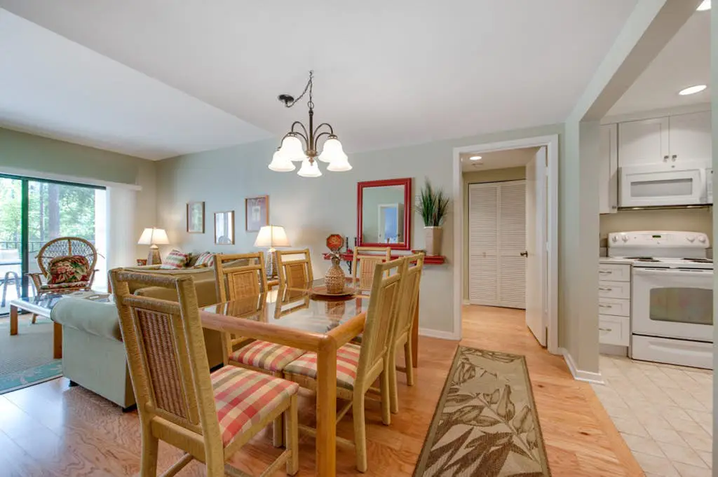 Family-friendly condo with washer/dryer, central AC, & outdoor pool