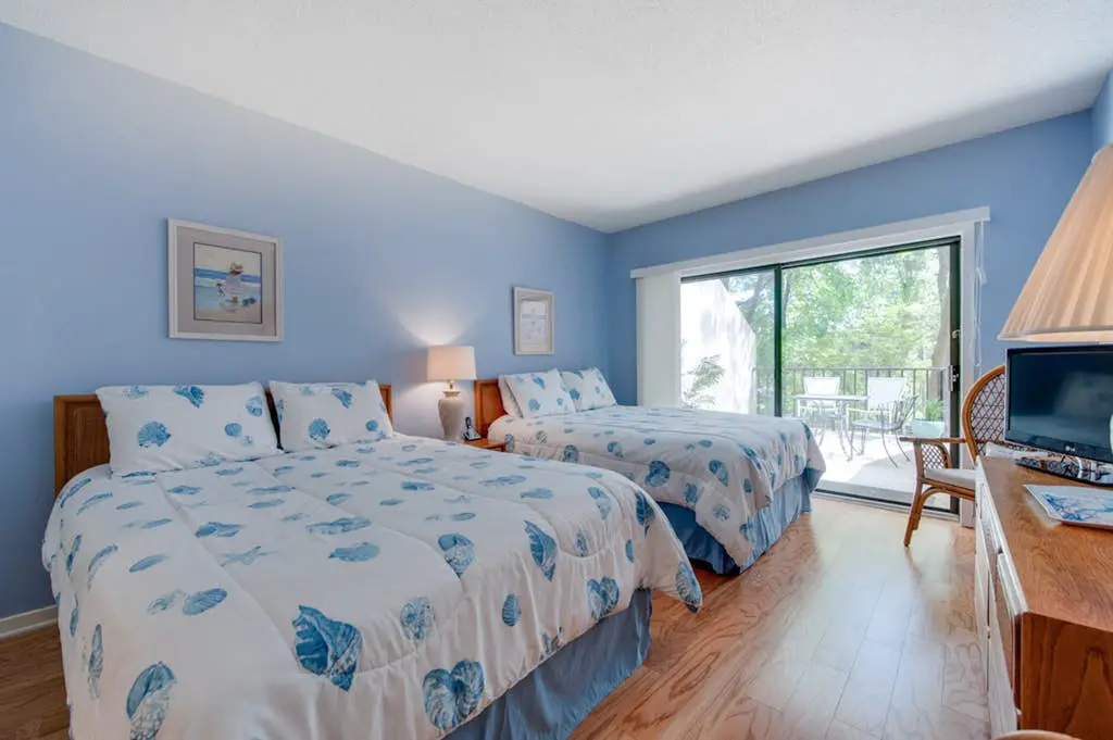 Family-friendly condo with washer/dryer, central AC, & outdoor pool