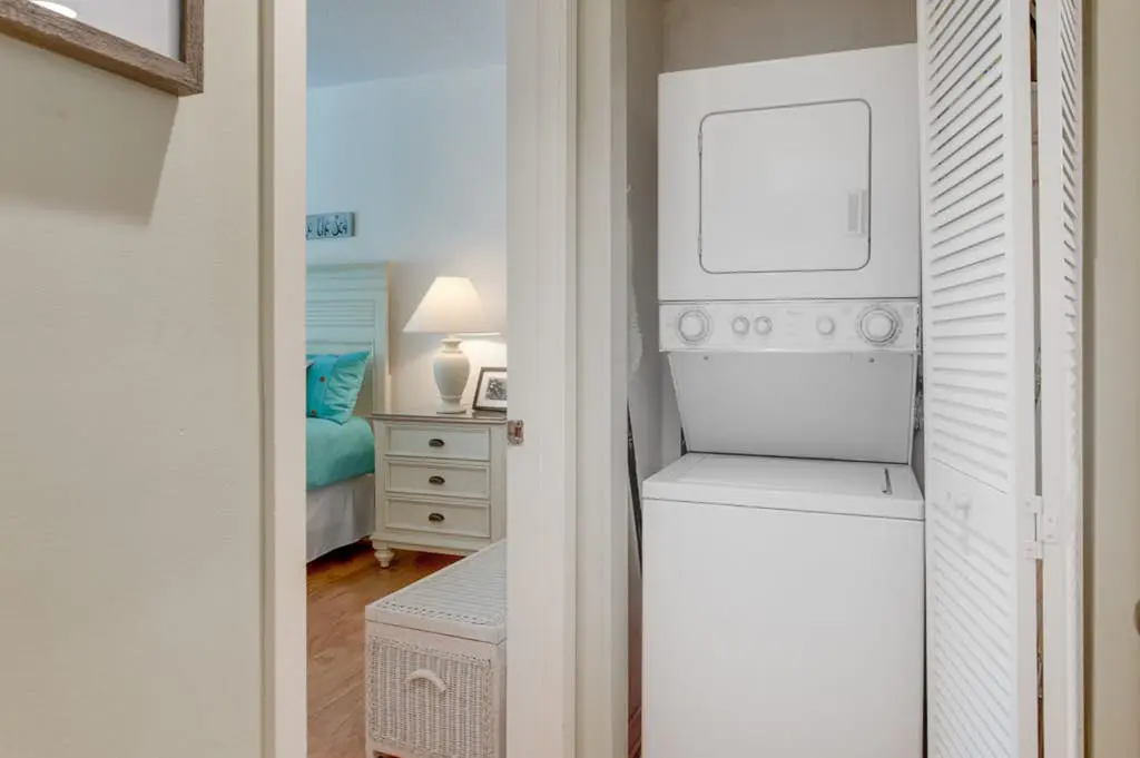 Family-friendly condo with washer/dryer, central AC, & outdoor pool