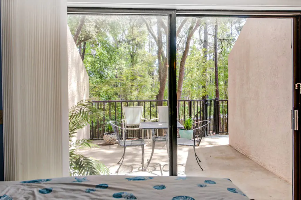Family-friendly condo with washer/dryer, central AC, & outdoor pool