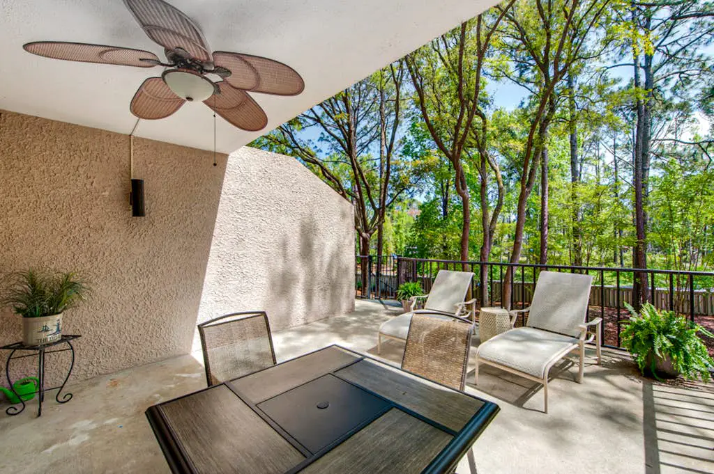 Family-friendly condo with washer/dryer, central AC, & outdoor pool