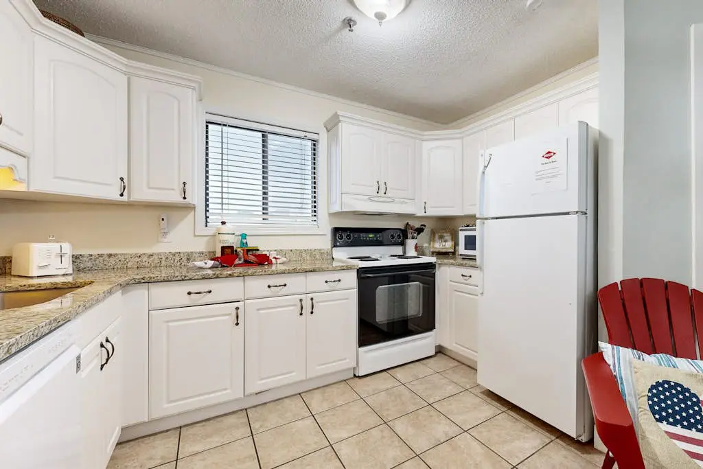 Oceanside Resort Condo w/ Indoor Pool, Tennis & Oceanfront Restaurant