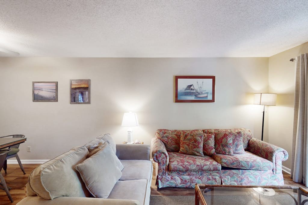 Gated Getaway w/ 2 Pools, Hot Tub & 10 Clay Tennis Courts, 350 Yards to Beach