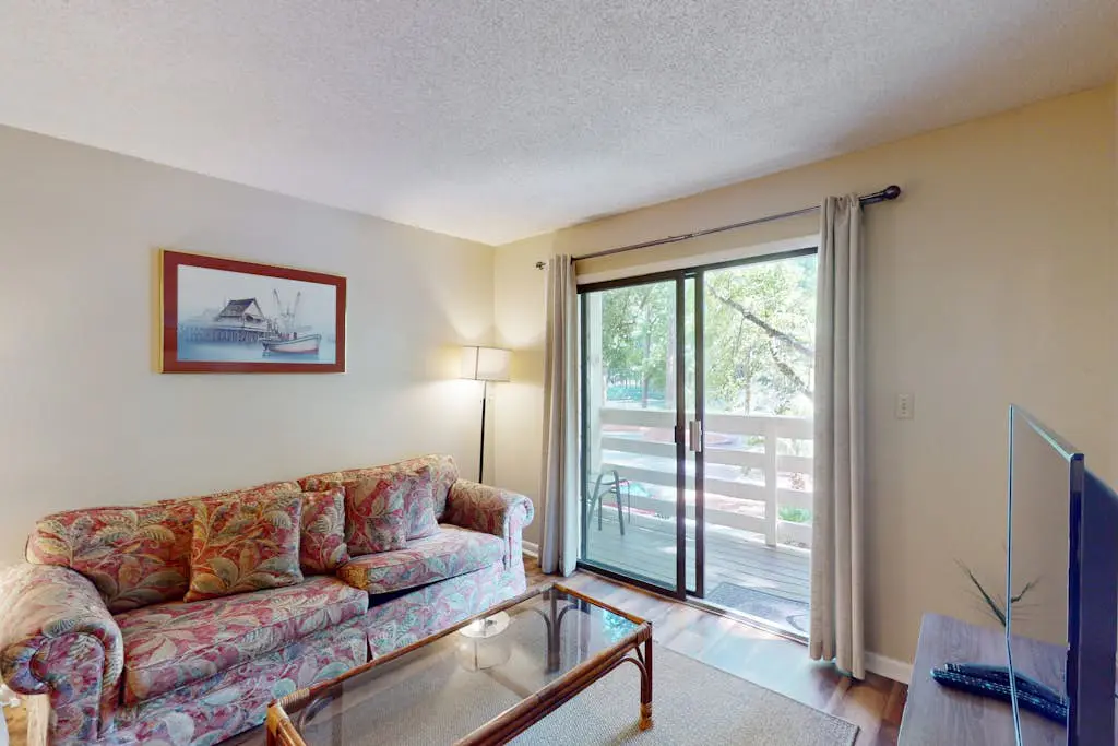 Gated Getaway w/ 2 Pools, Hot Tub & 10 Clay Tennis Courts, 350 Yards to Beach