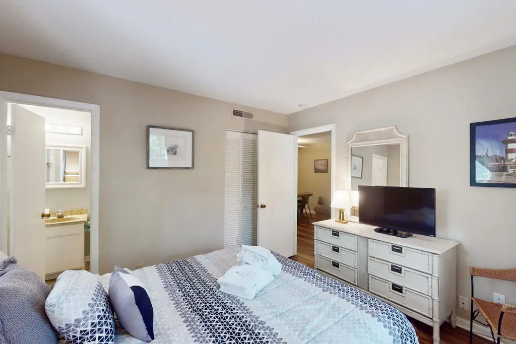 Gated Getaway w/ 2 Pools, Hot Tub & 10 Clay Tennis Courts, 350 Yards to Beach