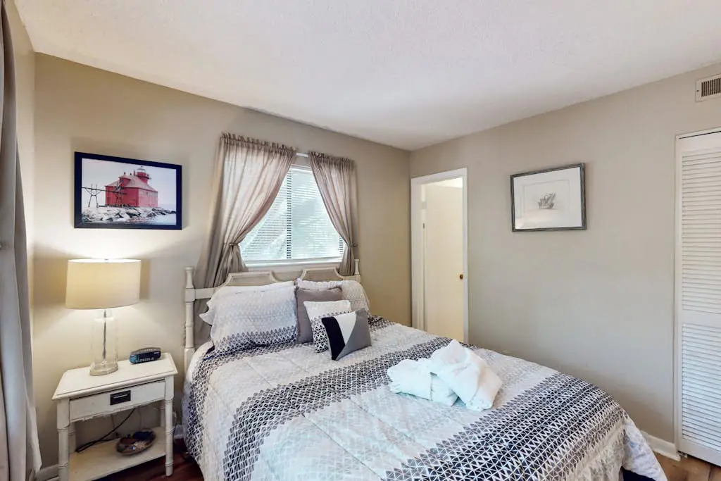 Gated Getaway w/ 2 Pools, Hot Tub & 10 Clay Tennis Courts, 350 Yards to Beach