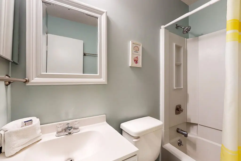 Gated Getaway w/ 2 Pools, Hot Tub & 10 Clay Tennis Courts, 350 Yards to Beach