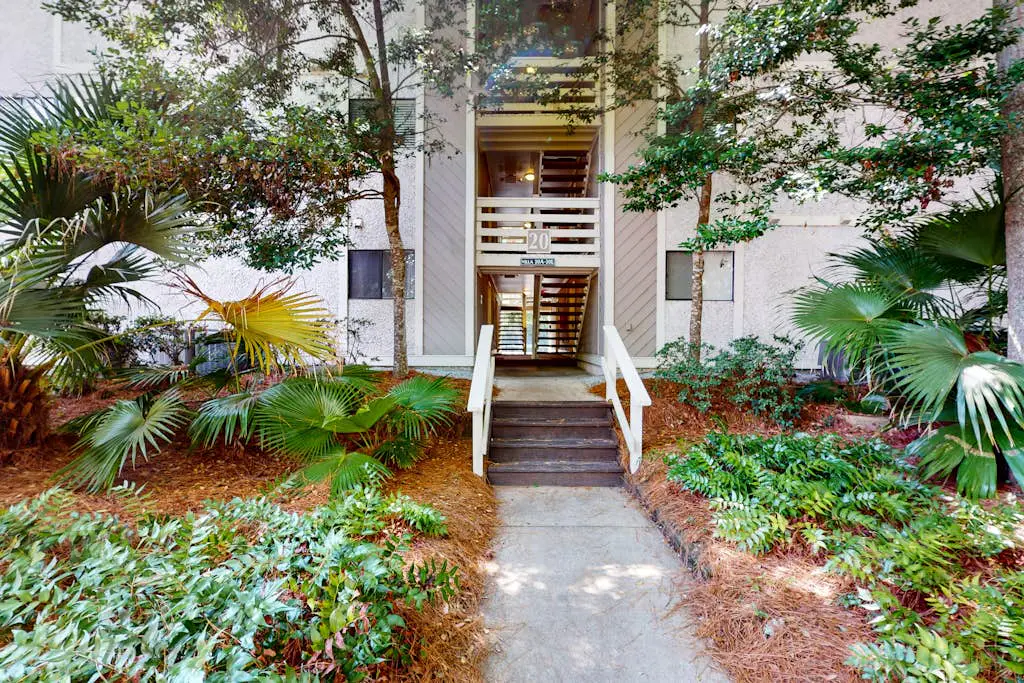 Gated Getaway w/ 2 Pools, Hot Tub & 10 Clay Tennis Courts, 350 Yards to Beach