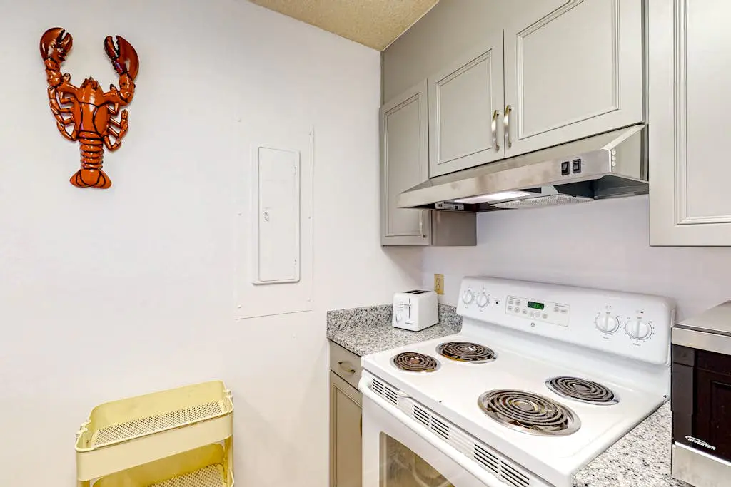 Lovely Palmetto Dunes Getaway w/ Pool & Shuttle to Shelter Cove, Near Beach