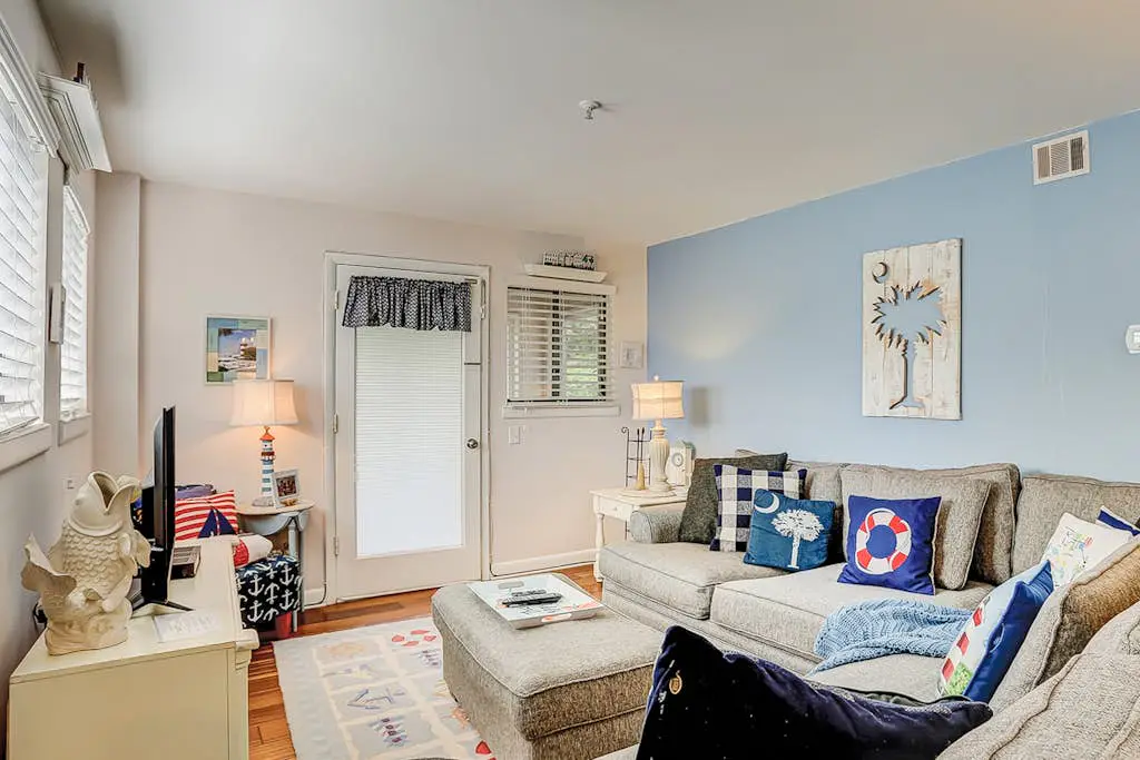 Charming Coastal Villa w/ Pools, Hot Tub, Gym & Private Beach Access