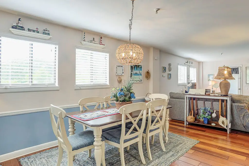 Charming Coastal Villa w/ Pools, Hot Tub, Gym & Private Beach Access