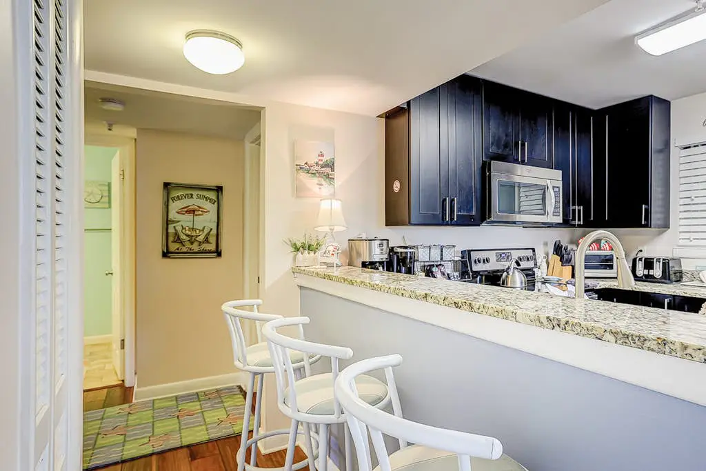 Charming Coastal Villa w/ Pools, Hot Tub, Gym & Private Beach Access