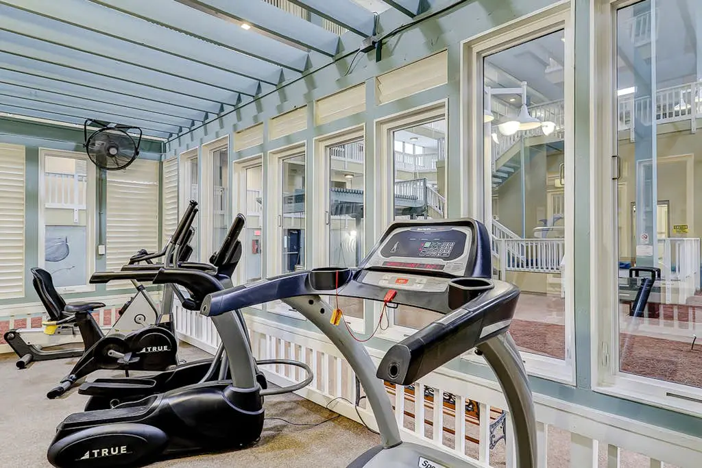 Charming Coastal Villa w/ Pools, Hot Tub, Gym & Private Beach Access