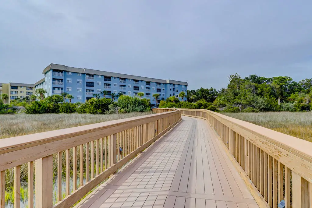 Charming Coastal Villa w/ Pools, Hot Tub, Gym & Private Beach Access