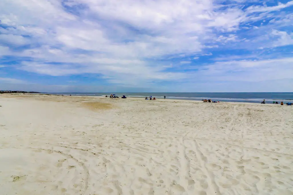 Charming Coastal Villa w/ Pools, Hot Tub, Gym & Private Beach Access