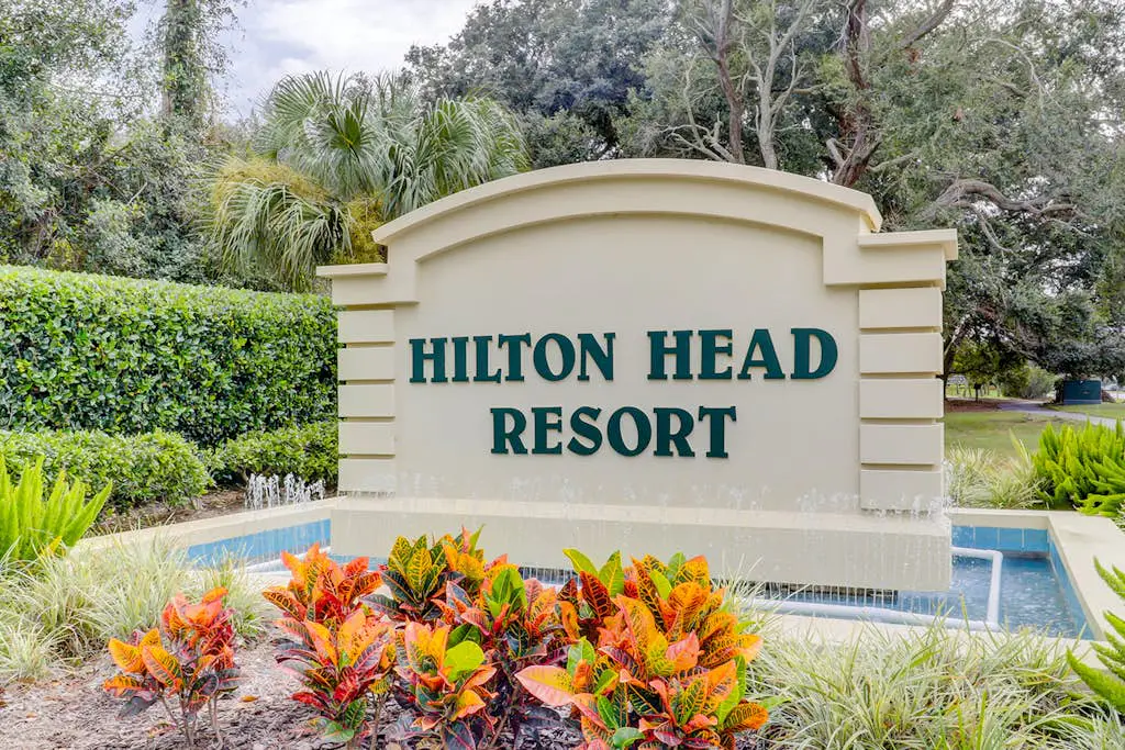 Charming Coastal Villa w/ Pools, Hot Tub, Gym & Private Beach Access