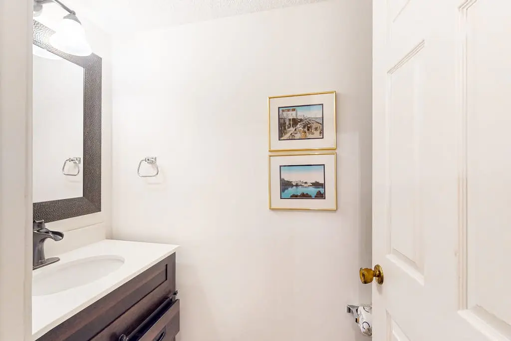 Updated Island Escape w/ Dual Suites - Golf, Tennis, Beach Club, Near Dining