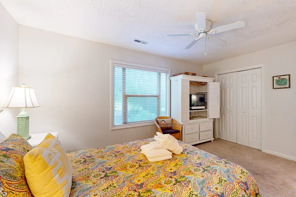 Updated Island Escape w/ Dual Suites - Golf, Tennis, Beach Club, Near Dining