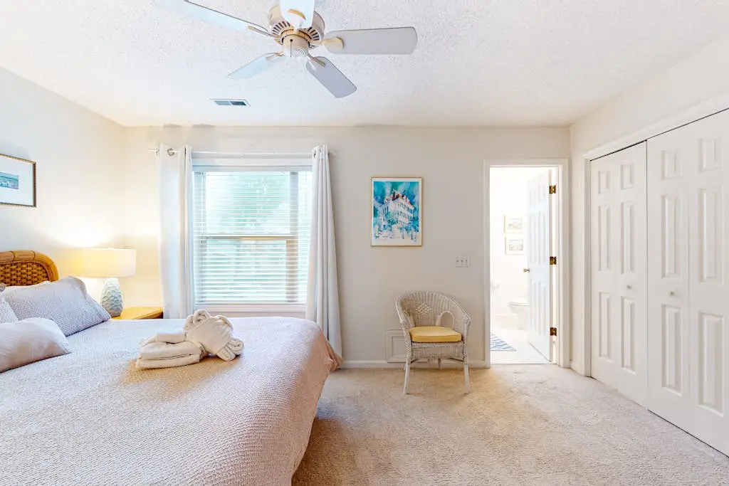 Updated Island Escape w/ Dual Suites - Golf, Tennis, Beach Club, Near Dining