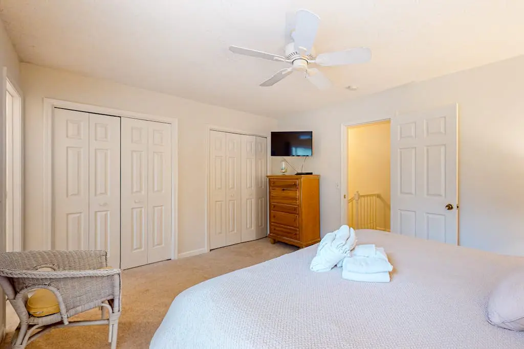 Updated Island Escape w/ Dual Suites - Golf, Tennis, Beach Club, Near Dining