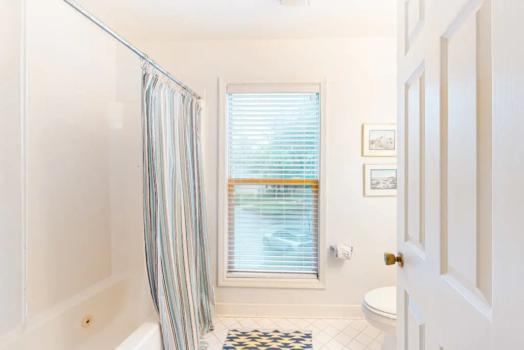 Updated Island Escape w/ Dual Suites - Golf, Tennis, Beach Club, Near Dining