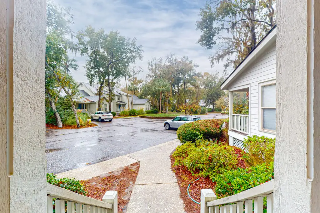 Updated Island Escape w/ Dual Suites - Golf, Tennis, Beach Club, Near Dining