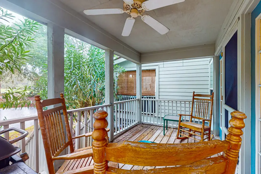 Updated Island Escape w/ Dual Suites - Golf, Tennis, Beach Club, Near Dining