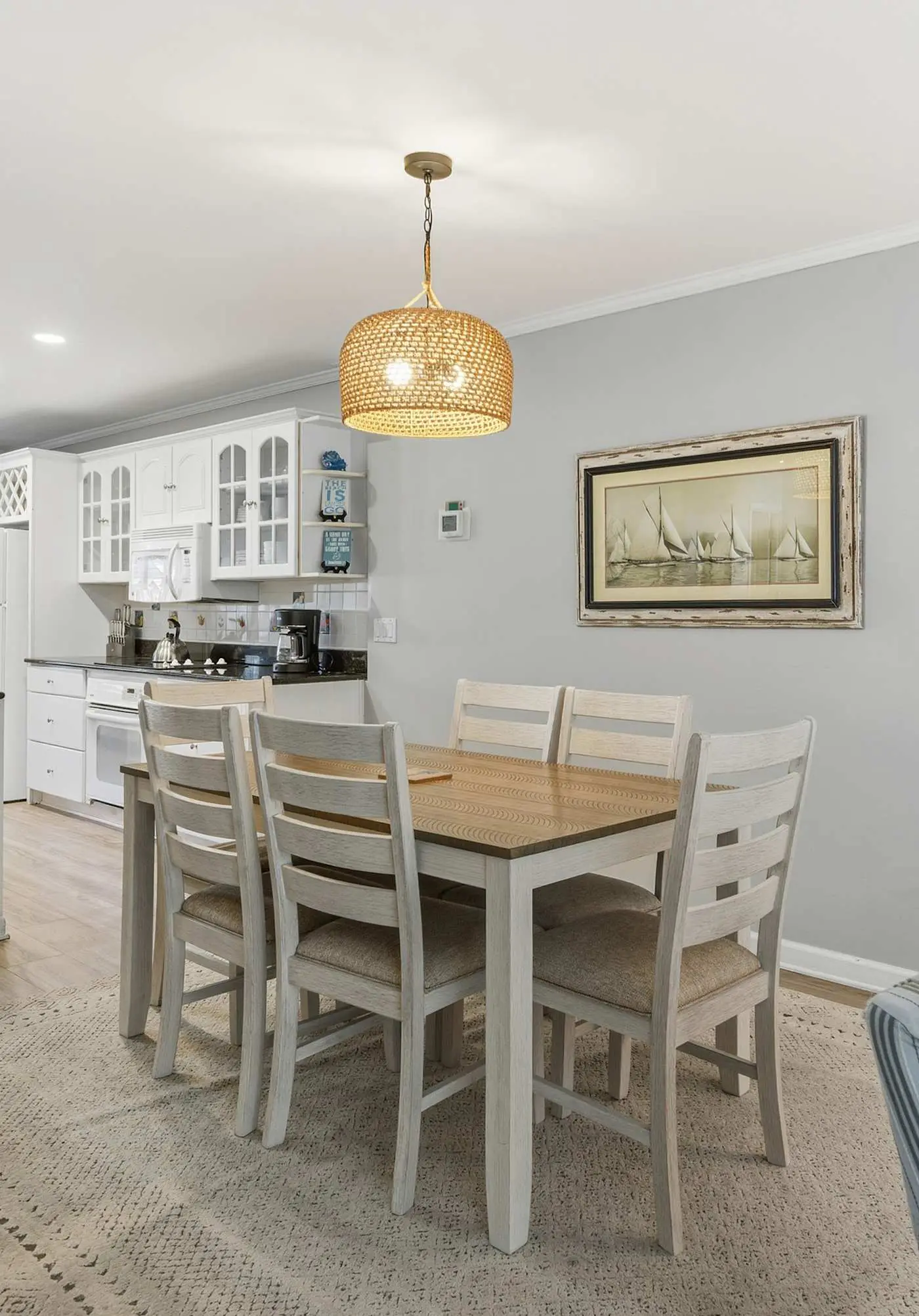 Updated all-suite tennis villa with W/D, pool, screened porch - near beach