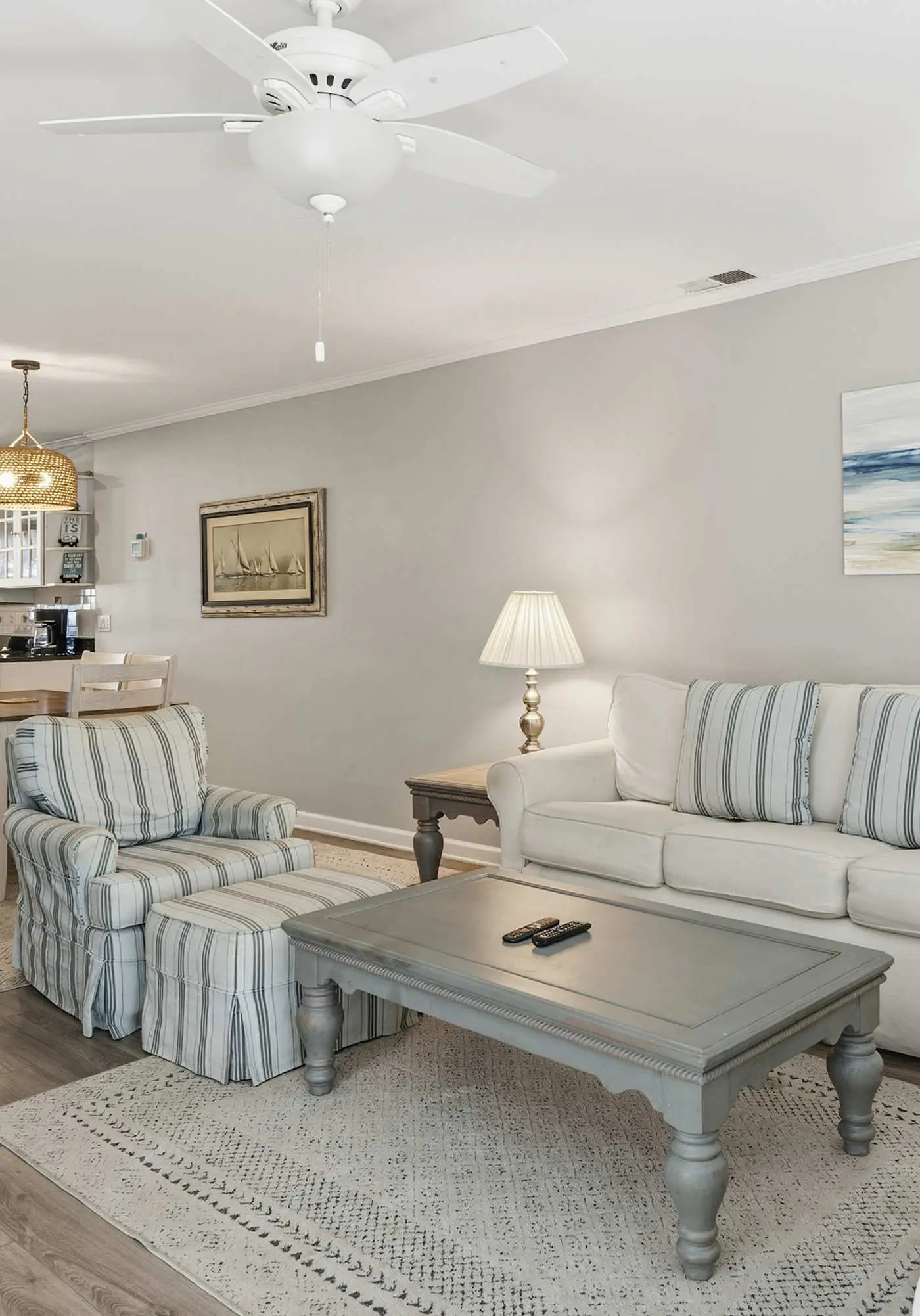 Updated all-suite tennis villa with W/D, pool, screened porch - near beach