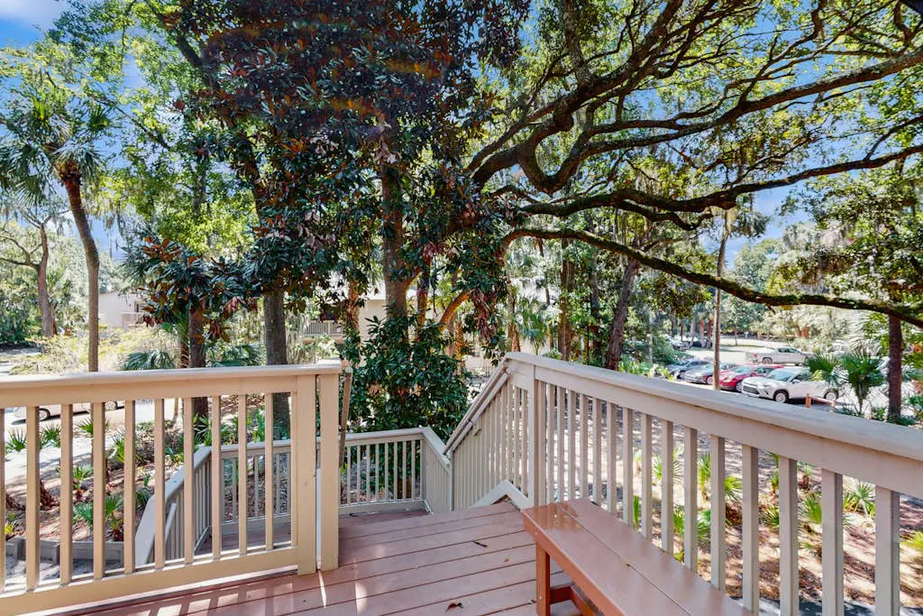 Stylish Island Retreat w/ Pool: Near Beach, Dining, Shops & Golf