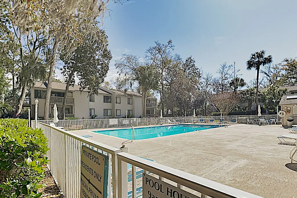 Stylish Island Retreat w/ Pool: Near Beach, Dining, Shops & Golf