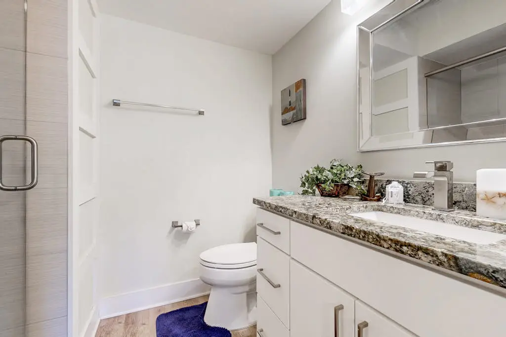 Renovated island townhome near the beach with golf course views
