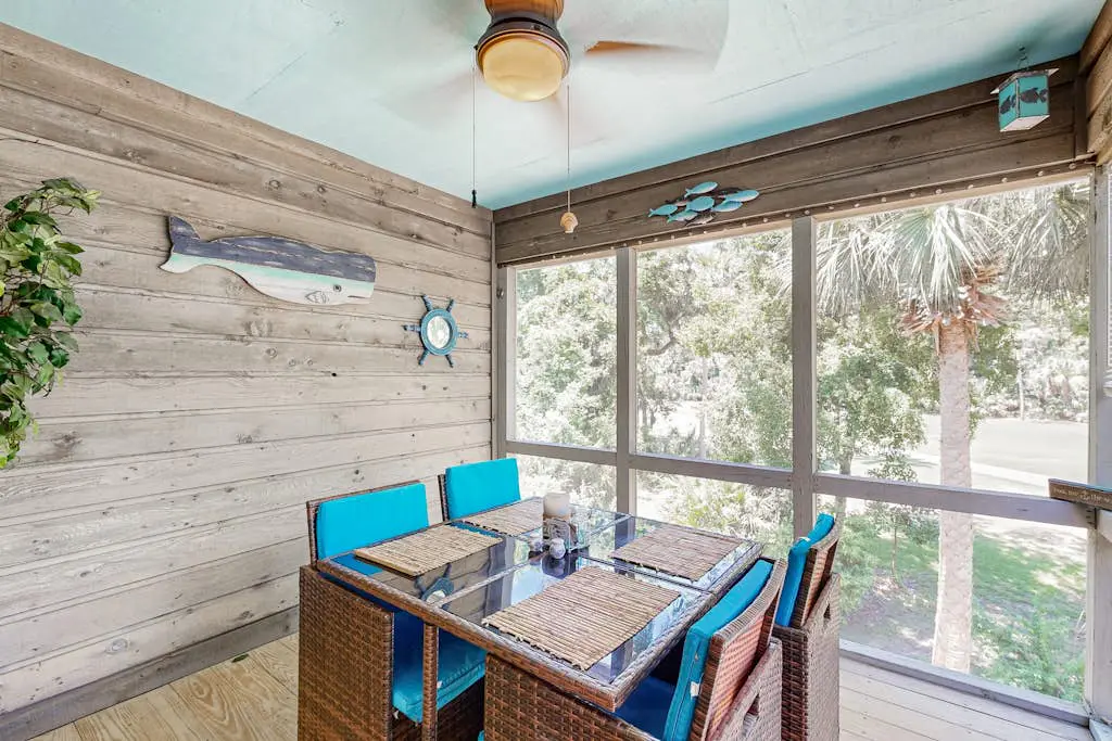 Renovated island townhome near the beach with golf course views