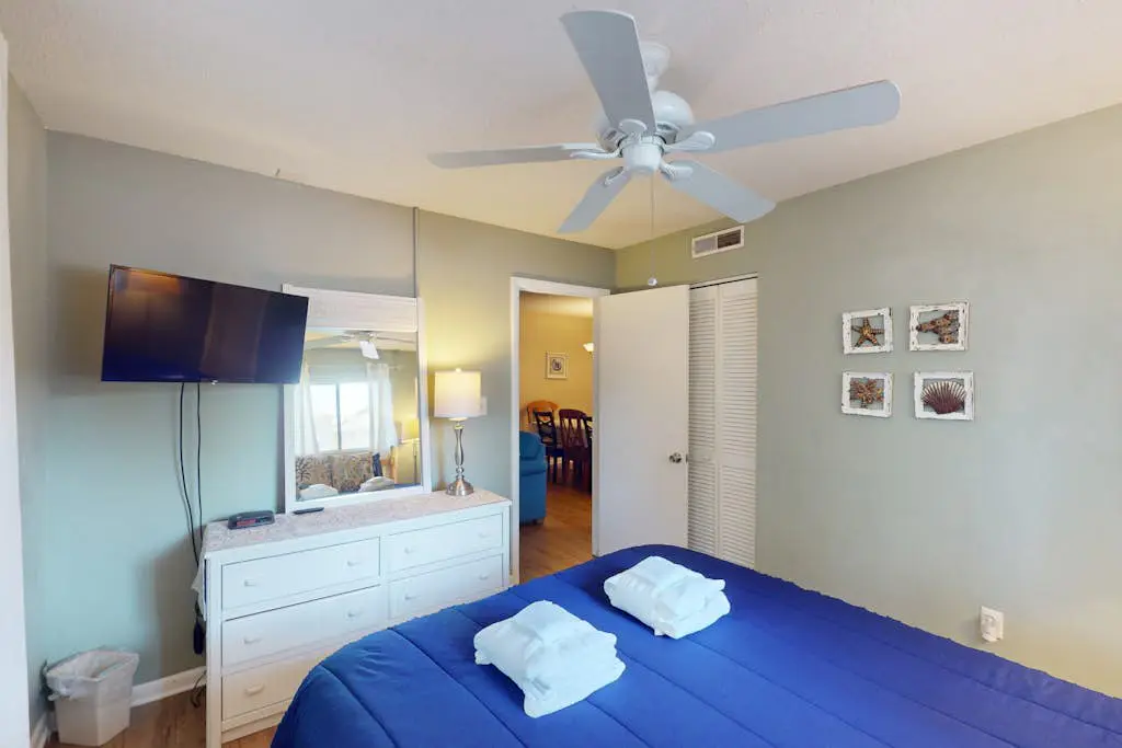 Redesigned Ground-Floor Villa with Pools, Hot Tub & Tennis | Steps to Sand