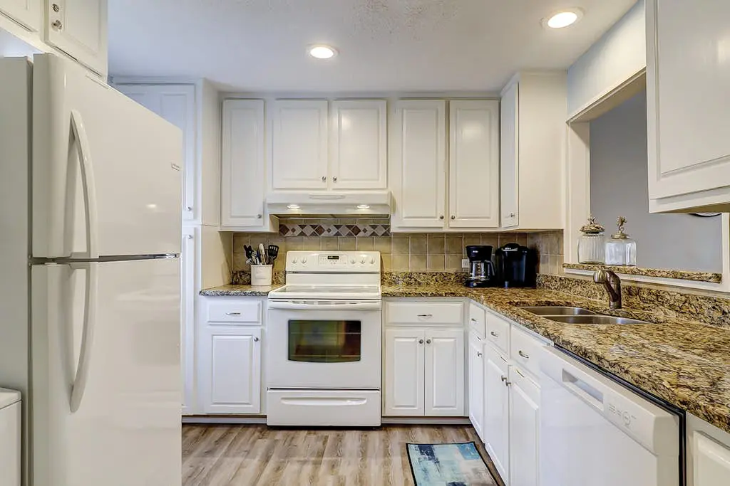 Queens Grant Condo in Palmetto Dunes Fenced Patio, Grill Near Beach