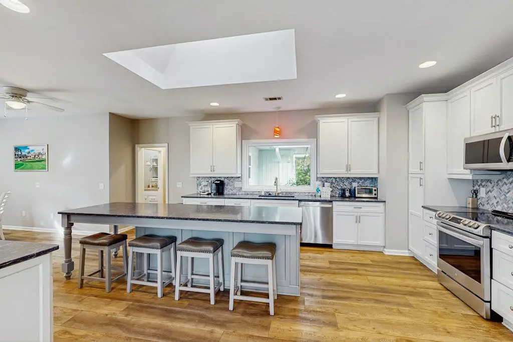 Beautiful half-acre estate with private hot tub and passes to the shared pool.