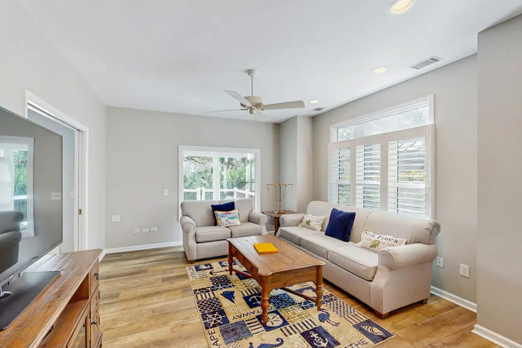 Beautiful half-acre estate with private hot tub and passes to the shared pool.