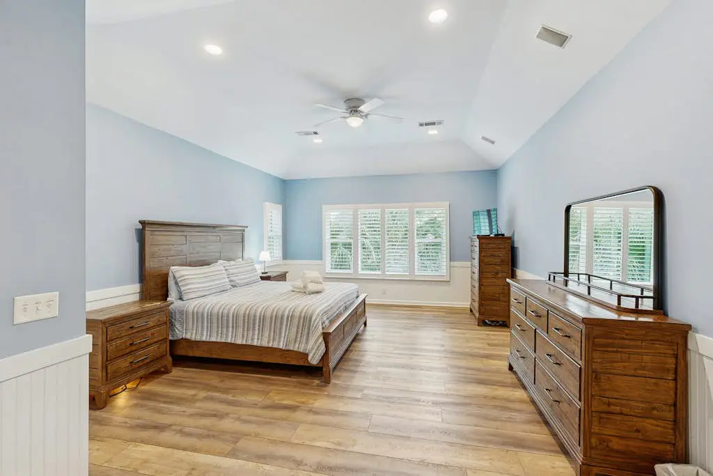 Beautiful half-acre estate with private hot tub and passes to the shared pool.