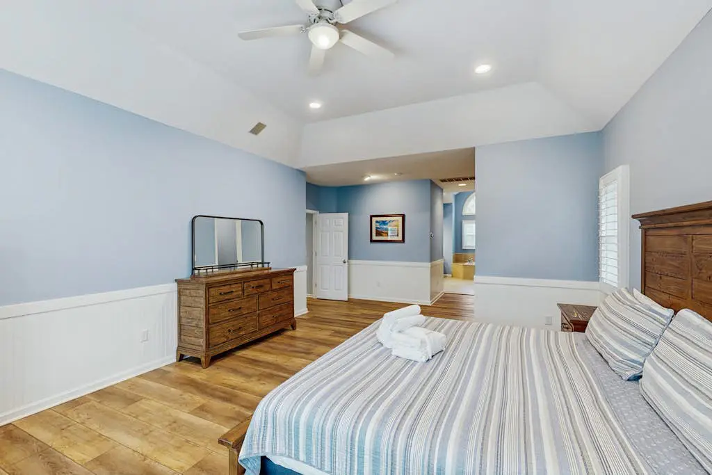 Beautiful half-acre estate with private hot tub and passes to the shared pool.